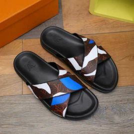 Picture of LV Slippers _SKU492958385271942